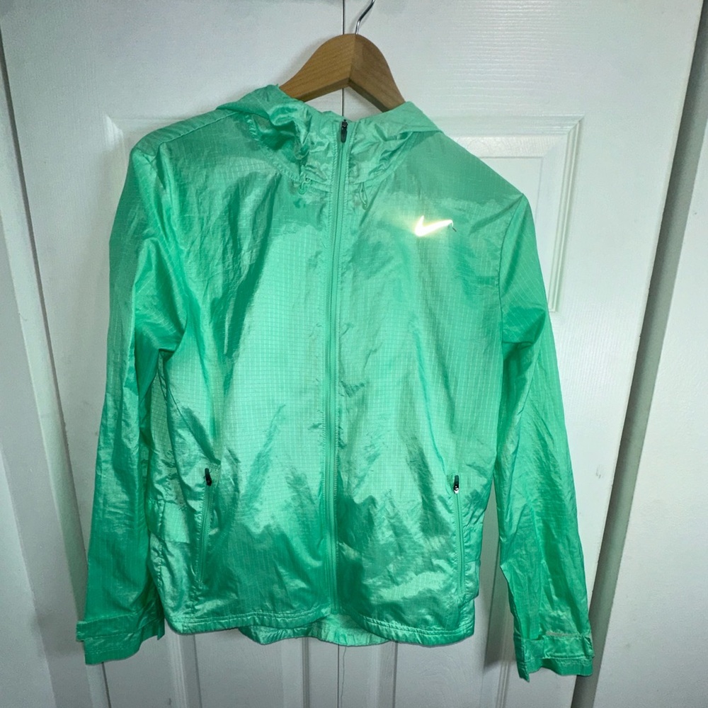 Nike windbreaker jacket with hood